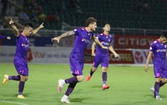 Video: Ngoại binh Sài Gòn FC "làm bóng" đỉnh cao, thủ môn Hà Tĩnh ngỡ ngàng