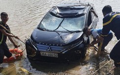 3 người chết khi ô tô lao xuống sông: Lái xe không thấy cảnh báo đường cụt?