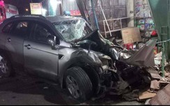 Hiện trường ô tô nổ lốp khiến 3 người chết, 4 người bị thương ở Quảng Ngãi