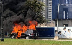 Mercedes GL450 bốc cháy ngùn ngụt tại khu đô thị Vinhomes Ocean Park