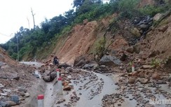 Sạt lở Quảng Nam: Tăng mũi mở đường, phá đá thông tuyến cứu nạn