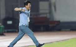 Trở lại đường đua, HLV "hai vai" lớn tiếng thách thức Hà Nội FC