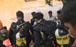 Lật xuồng chở 6 người thả cá phóng sinh, hai người tử vong