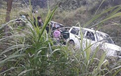 Xe lao xuống vực ở thị trấn Đồng Văn, 3 người chết, 4 người bị thương