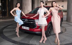 Dàn thí sinh hoa hậu Việt Nam tạo dáng cùng xế hộp Toyota