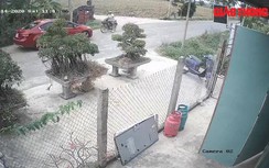 Video TNGT ngày 14/11: Xe máy chui gầm xe tải sau va chạm, 1 người tử vong