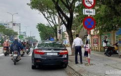Đà Nẵng: Ô tô bất chấp lệnh cấm, dừng đỗ bủa vây trường học