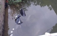 Vĩnh Phúc: Tá hoả phát hiện 2 thanh niên tử vong dưới suối bên cạnh xe máy