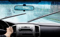 Tại sao không nên dùng nước lã đổ bình nước lau kính cho ô tô?