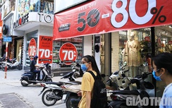 Hà Nội: Cửa hàng thời trang "chạy đua" khuyến mại trước Black Friday