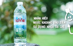 Nhãn hiệu nước khoáng đầu tiên sử dụng chai nhựa tái chế
