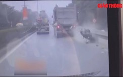 Video: Ô tô tải vượt ẩu gây tai nạn, hai người bị thương nặng