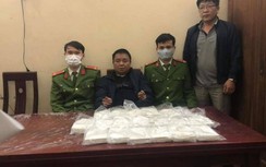Đón lõng bắt giữ người đàn ông mang 19 bánh heroin từ Nghệ An ra Bắc