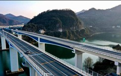 Trung Quốc khánh thành đường cao tốc 3 làn, 2 chiều mới ở Thiểm Tây