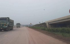 Bắc Giang: Xe quá tải phá đường gom cao tốc là do chủ đầu tư cho phép?
