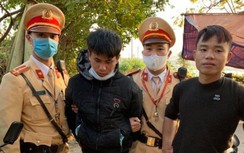 Hà Nội: Bị CSGT dừng xe, người ngồi sau không đội MBH giao nộp ma tuý