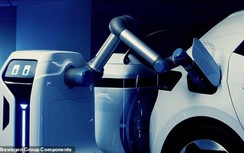 Volkswagen giới thiệu robot tự động sạc pin vào xe điện