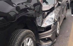 Hà Nội: Tai nạn liên hoàn giữa ba ô tô, cầu Chương Dương ùn tắc giao thông