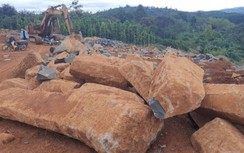Cận cảnh ngổn ngang công trường khai thác đá "lậu" ở Đắk Nông