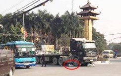 Hà Nội: Tai nạn với xe đầu kéo, nữ sinh đi xe máy tử vong thương tâm