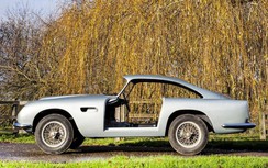 Chiếc Aston Martin cổ điển như "sắt vụn" trị giá 1,8 triệu bảng Anh
