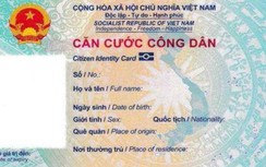 Hơn 1.300 thẻ CCCD gắn chíp đầu tiên được cấp cho đại biểu dự đại hội Đảng