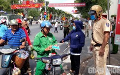 Nhiều người dân Bạc Liêu không đeo khẩu trang bị CSGT "tuýt còi"
