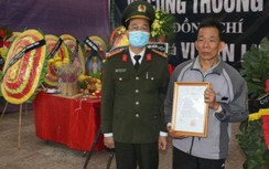 Thăng cấp quân hàm cho Thiếu tá Công an hi sinh khi bắt tội phạm ma túy