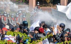 Cảnh sát Myanmar sử dụng đạn thật, có người biểu tình đầu tiên qua đời