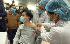 Việt Nam nên ưu tiên tiêm vaccine cho đối tượng nào?