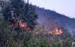 Huy động nghìn người xuyên đêm dập đám cháy rừng ở Lai Châu