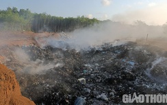 Quảng Ngãi: Bãi xử lý rác "khủng" nghi ngút khói suốt ngày đêm, dân bức xúc