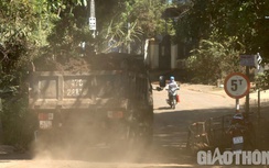 Đắk Lắk: Xe ben chở đất gây bụi mù mịt, phá cầu dân sinh có tải trọng 5 tấn