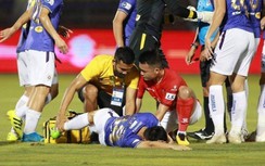 Cực sốc với pha vào bóng khiến tuyển thủ Việt Nam phải cấp cứu