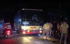 Video TNGT ngày 13/4: Xe buýt va chạm với xe máy, người đàn ông tử vong