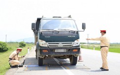 Hà Tĩnh: Muôn kiểu xe quá tải trốn trạm cân, cử cả người theo dõi CSGT
