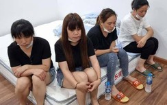 Phá cửa, bắt quả tang 12 người Trung Quốc nhập cảnh trái phép ở Hà Đông
