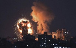 Trụ sở đầu não Hamas trúng tên lửa, khói lửa bốc cao ngất trời ở Gaza