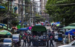 Myanmar thiết quân luật sau khi đồn cảnh sát, ngân hàng bị tấn công