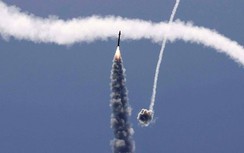 Video: Mái Vòm Thép Israel bắn trượt mục tiêu, tên lửa bay trở lại mặt đất