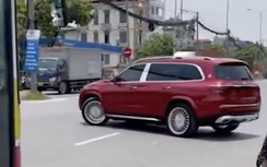 Xe Mercedes-Maybach “nhún nhảy” trên đường, có phải bị lỗi?