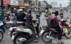 Từ 12h ngày 3/6, người dân quét mã QR y tế để ra vào quận Gò Vấp