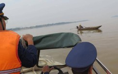 Nhiều đoạn sông Đà sạt lở, sắp hạn chế tàu thuyền lưu thông