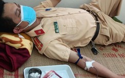 Trung úy CSGT hiến máu cứu bé 5 tuổi đang phải cách ly