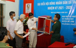 Chủ tịch HĐND xã Tráng Việt trần tình việc mang 75 phiếu bầu cử về nhà gạch