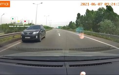 Video: Xe 5 chỗ đi ngược chiều trên cao tốc Nội Bài - Lào Cai