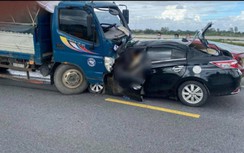 3 người tử vong sau cú tông trực diện giữa xe con và xe tải ở Hưng Yên