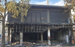 Sau tiếng nổ lớn, 6 người chết cháy trong phòng trà giữa đêm ở Nghệ An