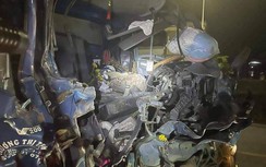Phụ xe tải tử vong trong cabin bẹp dúm ở Bình Thuận