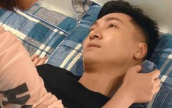 Video: Fan thích thú khi Mạnh Trường bị đánh vì ôm Phương Oanh trên giường
